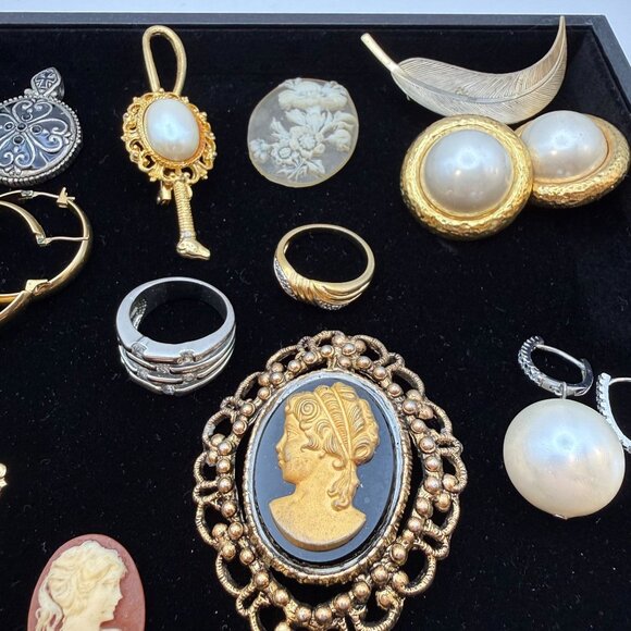 Mixed Vintage & Modern Estate Jewelry Lot – Pearls, Cameos, Rings, Pendants, Ear - Picture 3 of 10